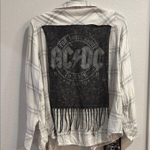 Well Worn White and Black Graphic Fringe Top